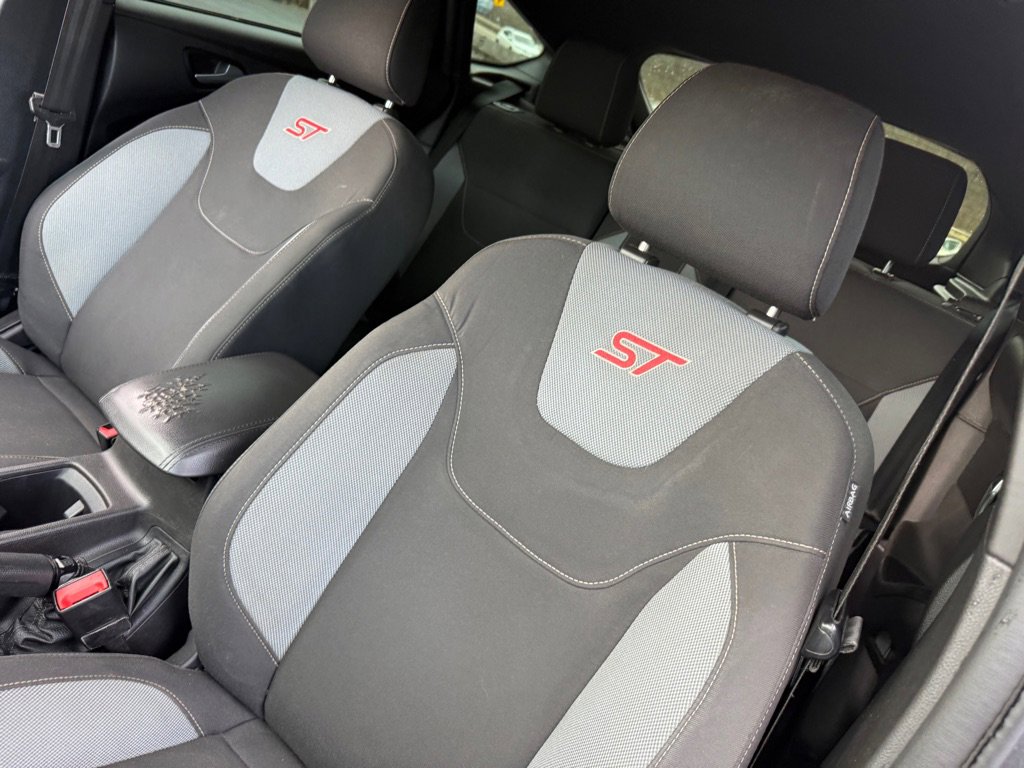 Used 2017 Ford Focus ST image 41