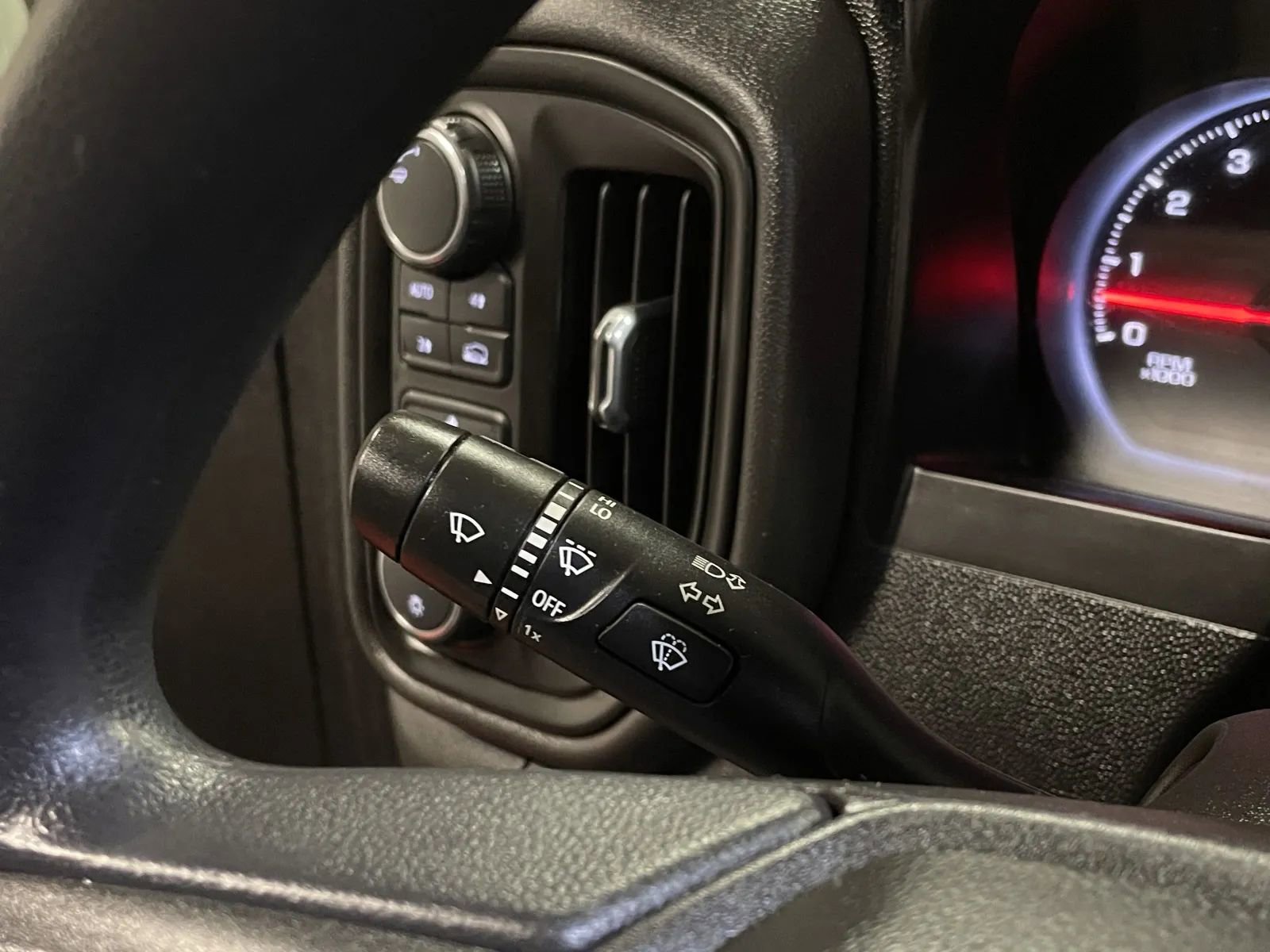 Used 2020 Chevrolet Silverado 1500 Custom w/ Custom Value Package image 23