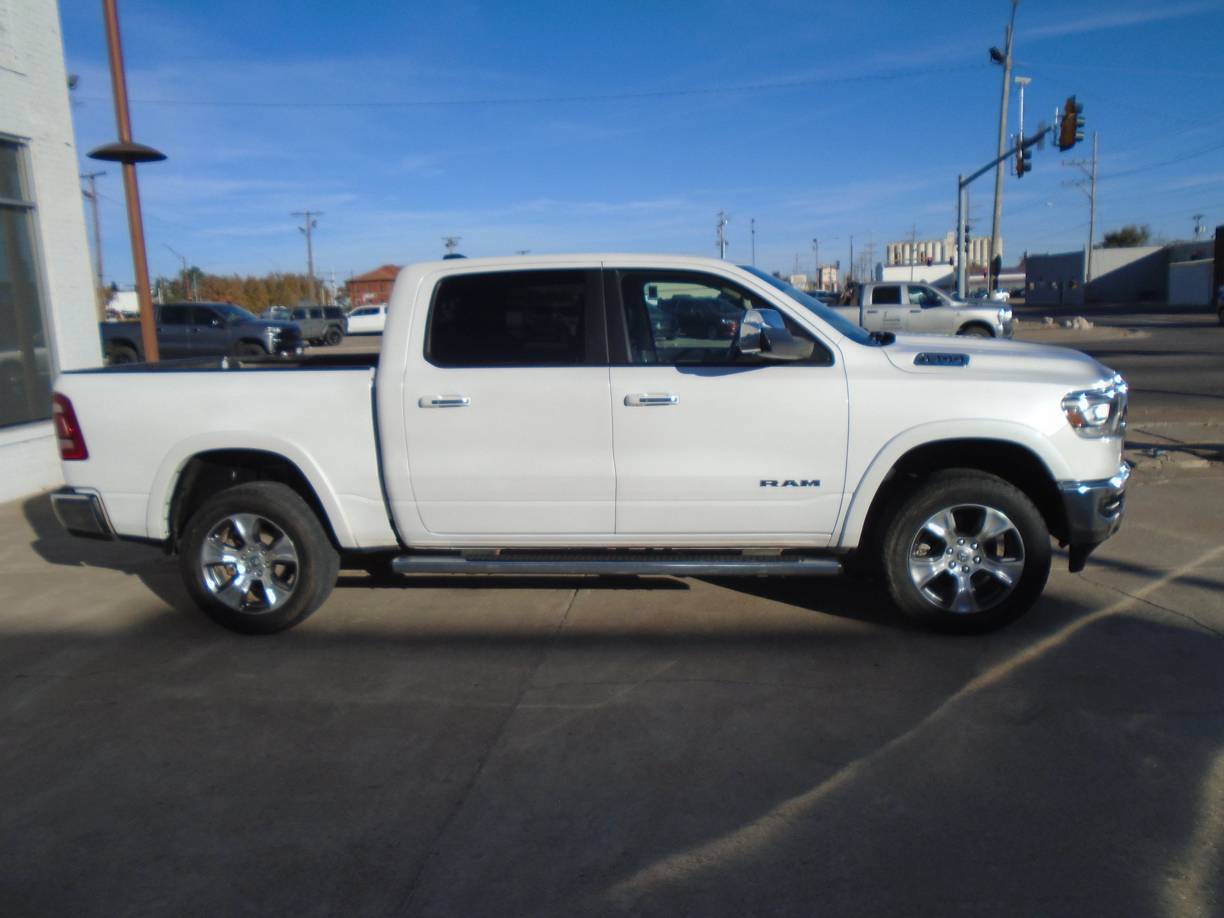 Used 2021 RAM 1500 Laramie AWD/4WD image 2