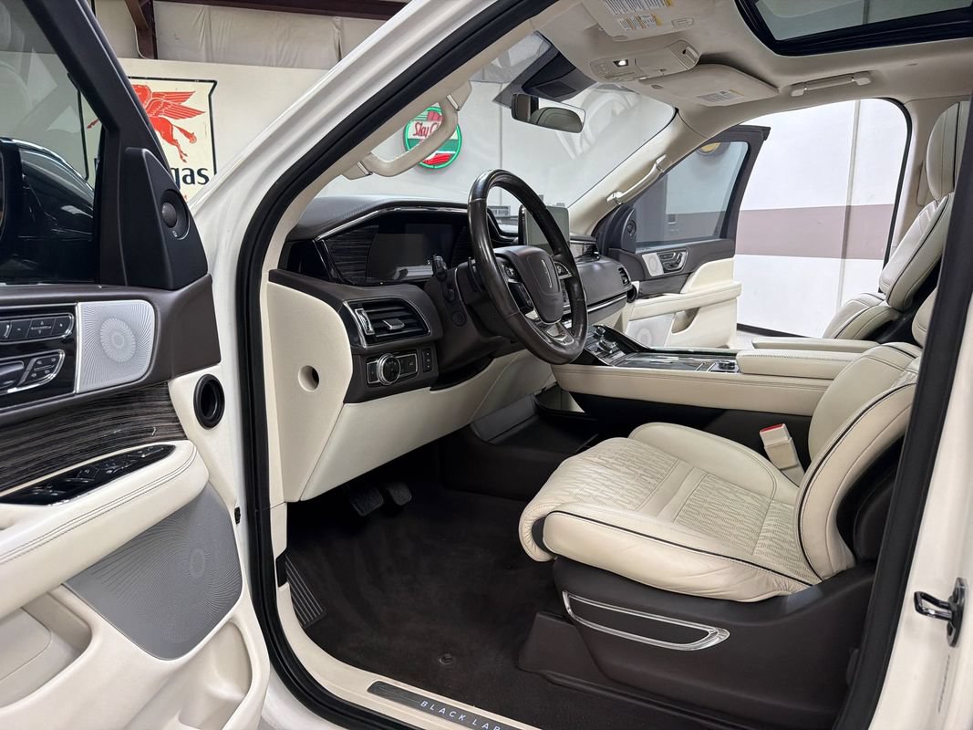 Used 2020 Lincoln Navigator Black Label w/ Cargo Convenience Package AWD/4WD image 27