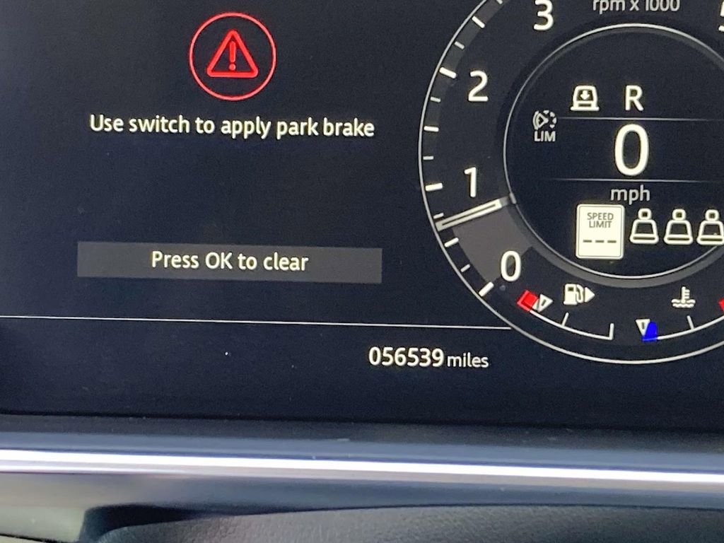 Used 2020 Land Rover Range Rover HSE image 21