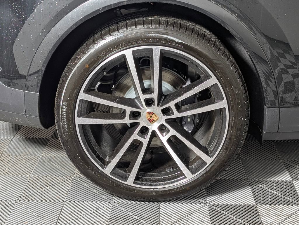 New 2026 Porsche Cayenne image 13