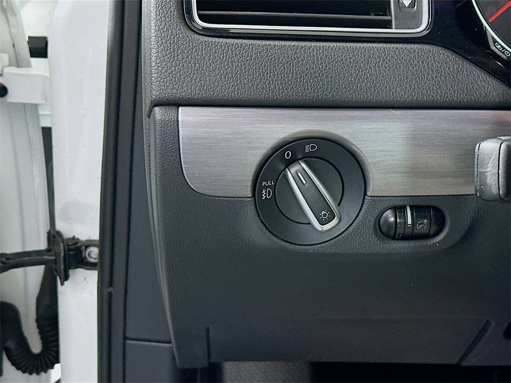 Used 2016 Volkswagen Jetta Sport image 10