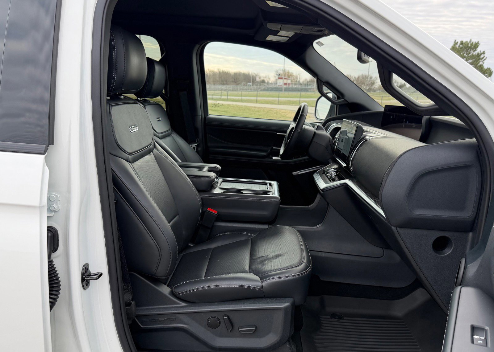 Certified 2025 Ford Expedition Max Platinum w/ Stealth Appearance Package image 33