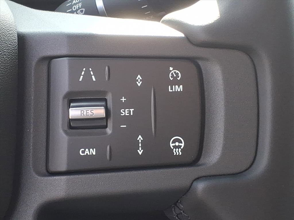 New 2026 Land Rover Defender 110 X-Dynamic SE image 15