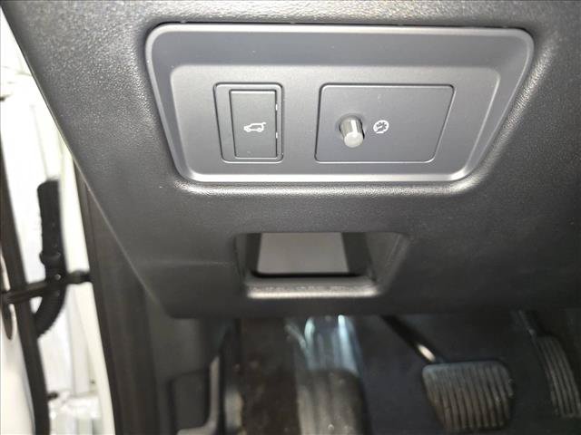 New 2026 Land Rover Discovery S AWD/4WD image 25