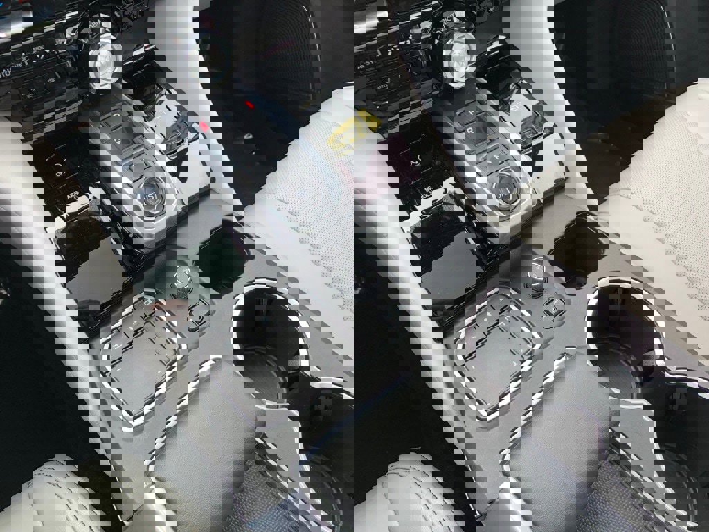 Used 2023 Acura MDX SH-AWD w/ Technology Package image 29