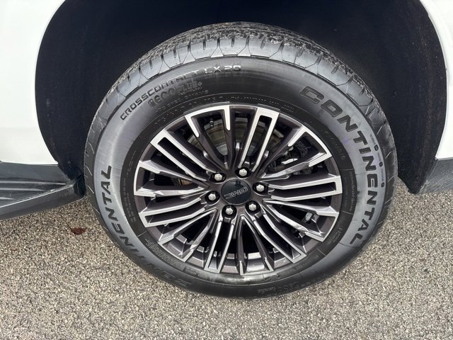 Used 2025 GMC Yukon XL Elevation image 10