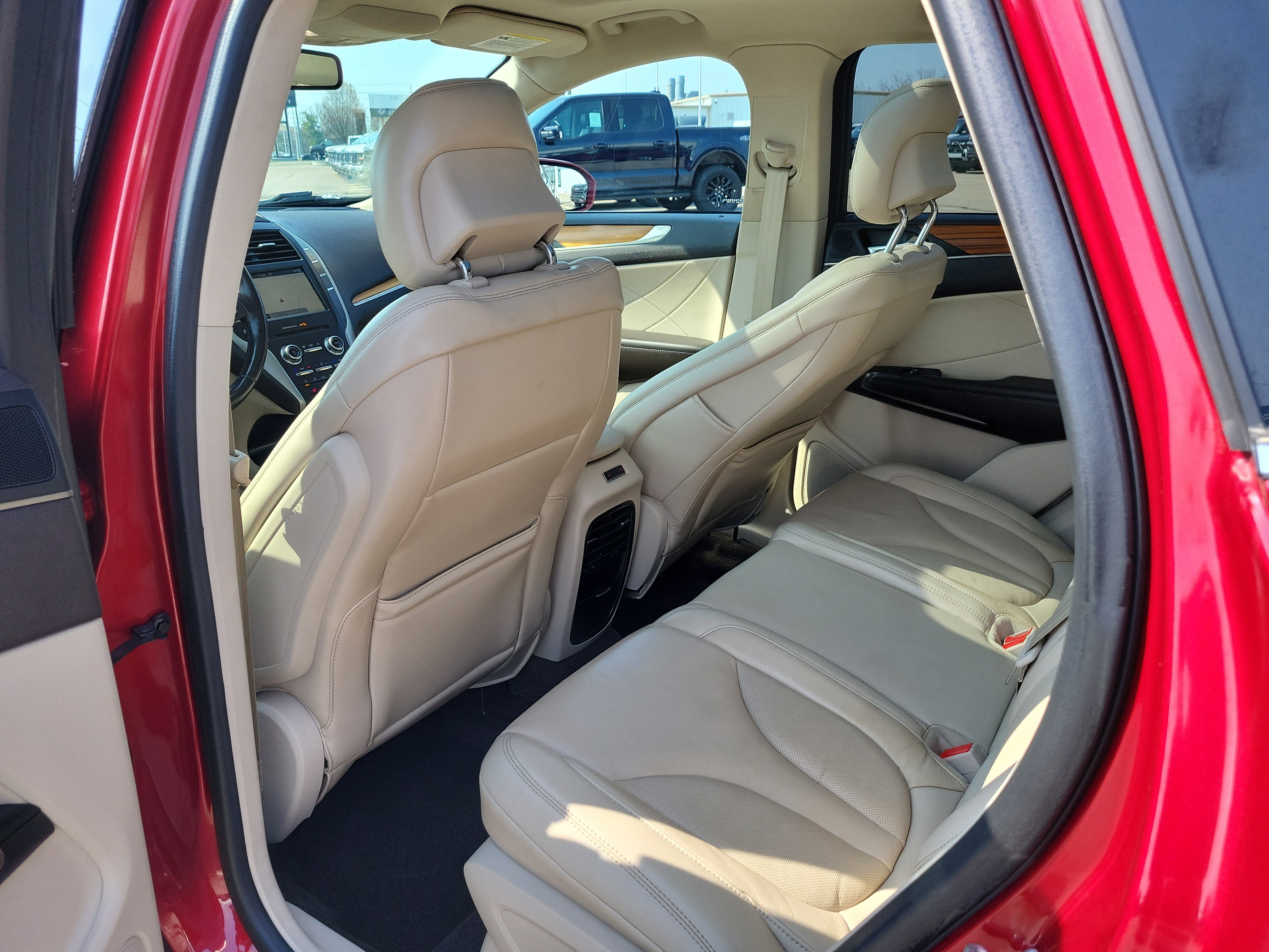 Used 2018 Lincoln MKC Select w/ Select Plus Package image 14