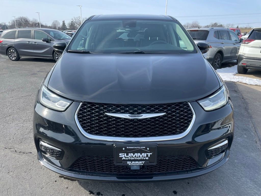 Used 2024 Chrysler Pacifica Select image 27
