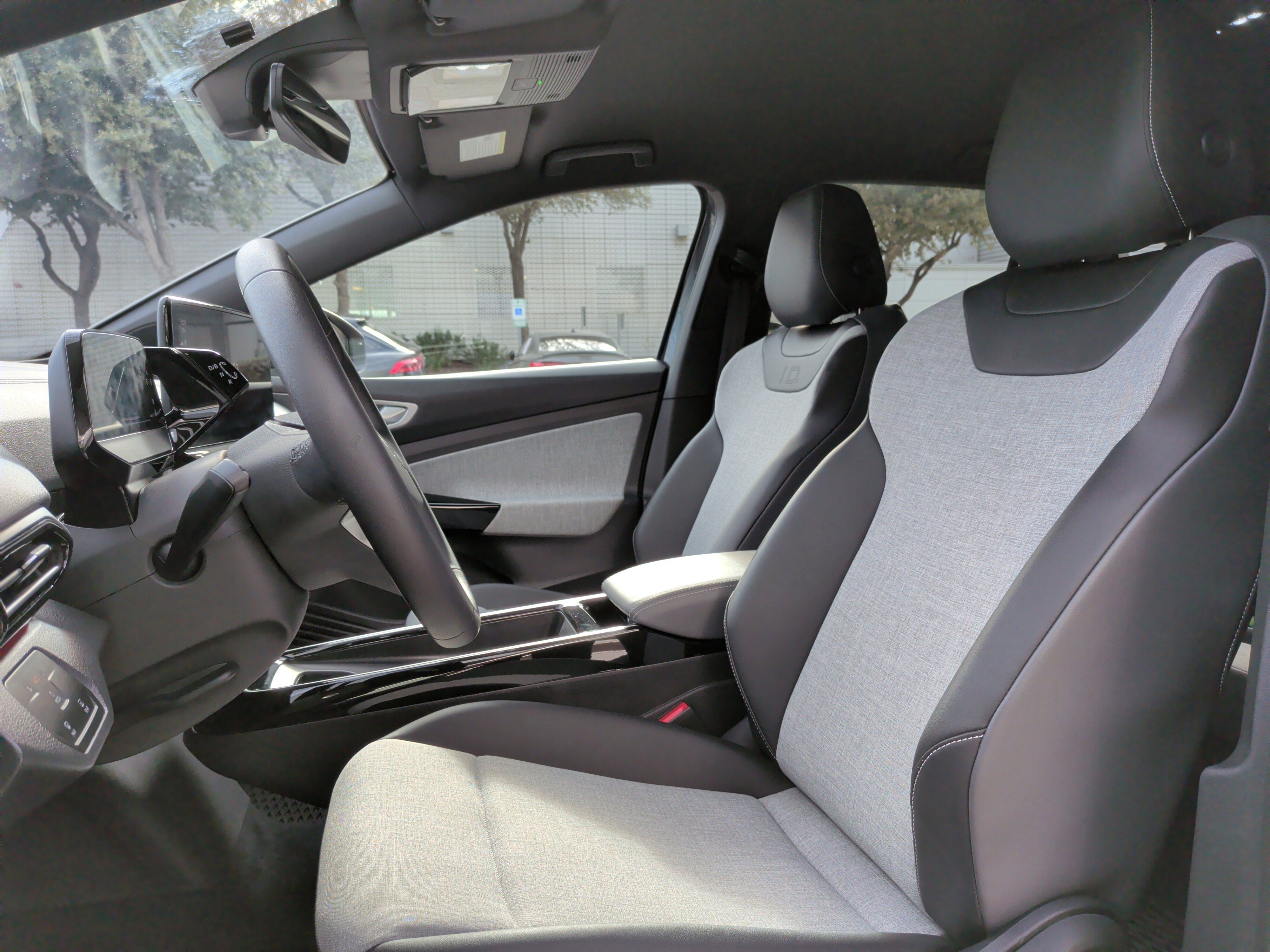 Used 2023 Volkswagen ID.4 Pro image 16