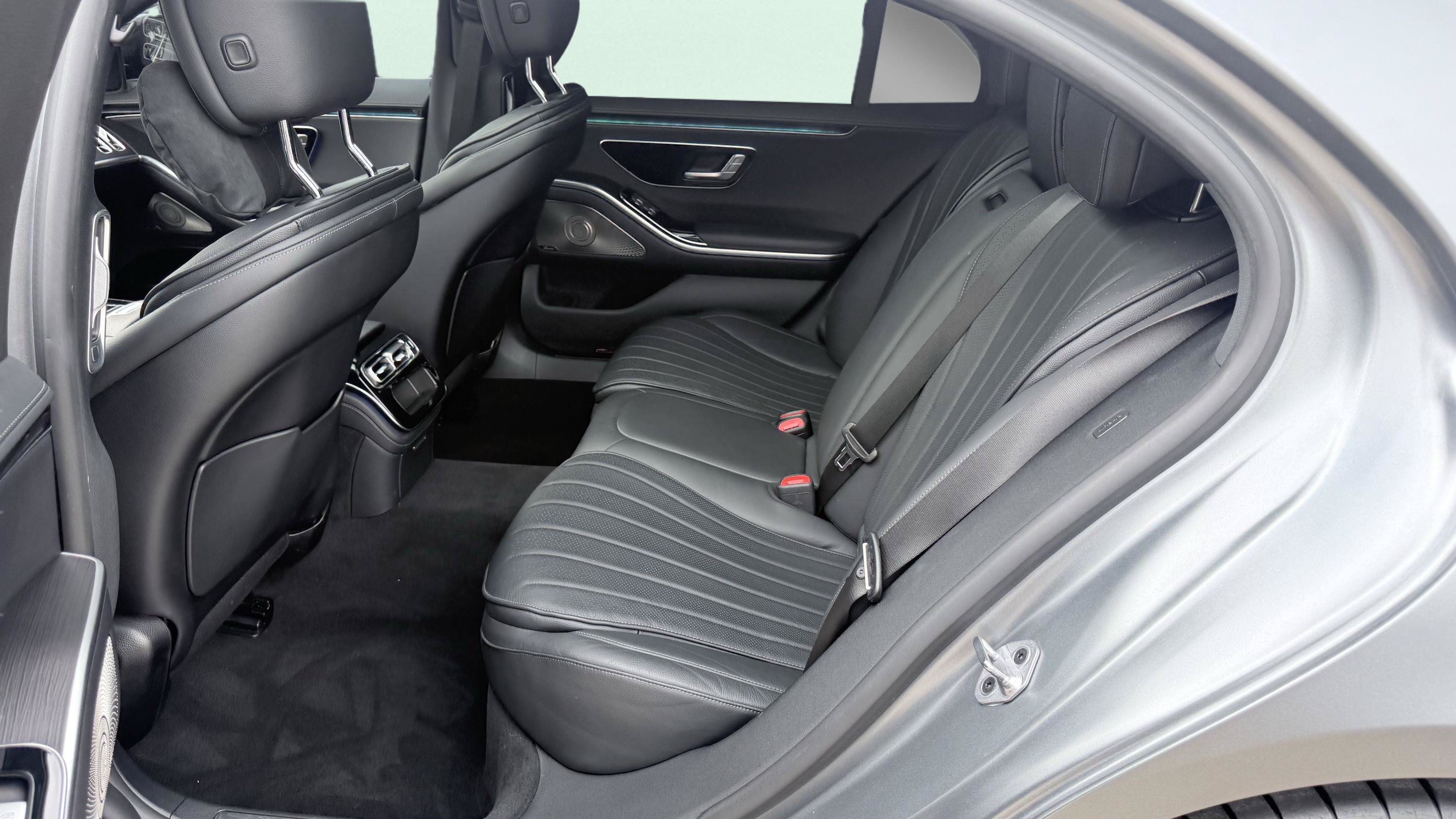 Used 2023 Mercedes-Benz S 500 4MATIC w/ AMG Line image 34