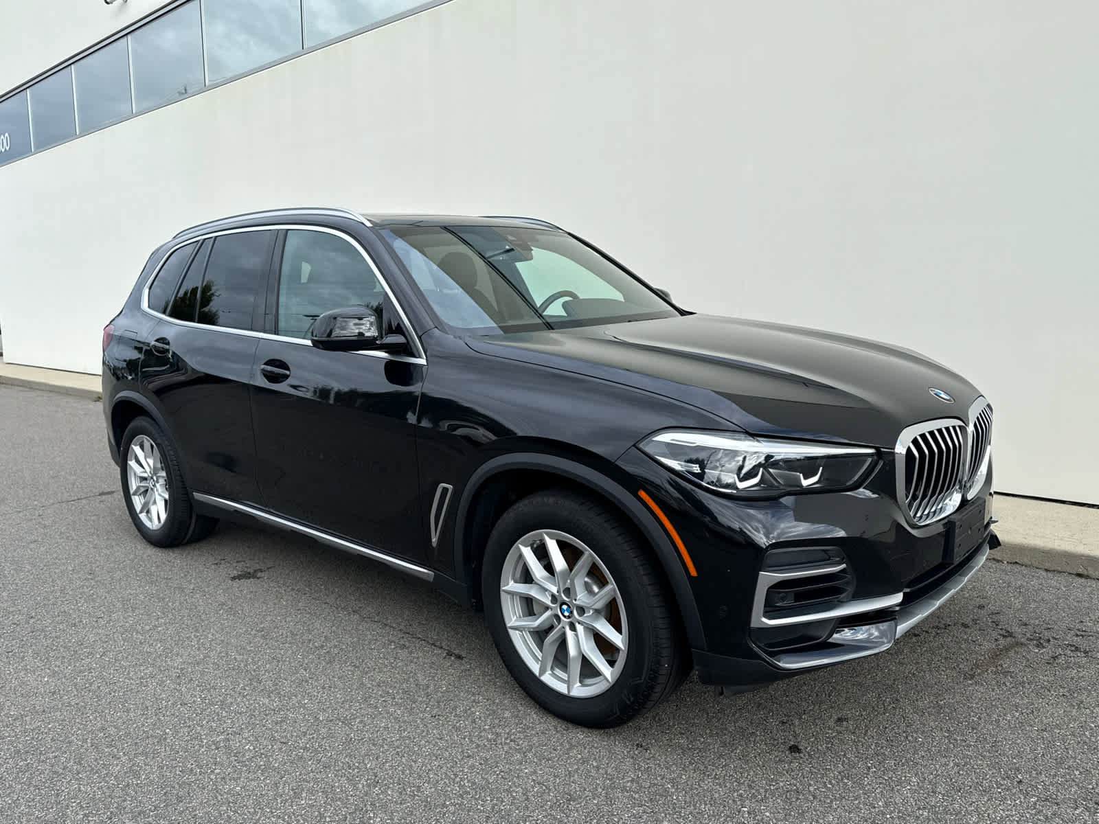 Certified 2023 BMW X5 xDrive40i w/ Climate Comfort Package image 2