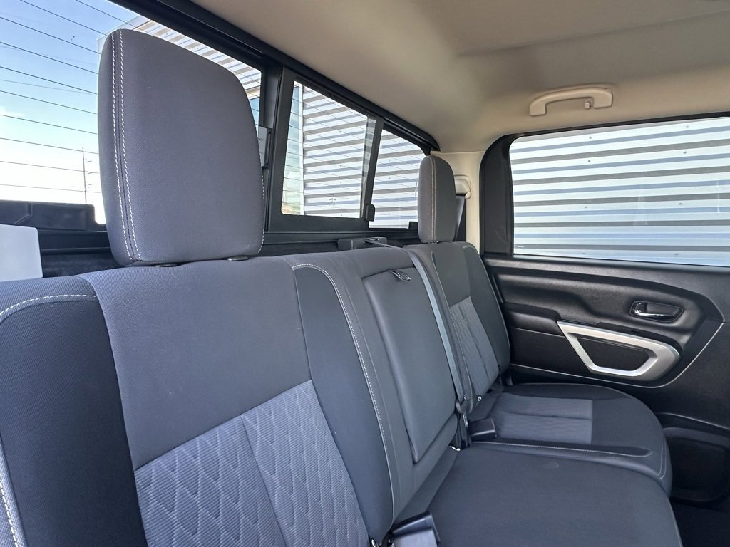 Used 2021 Nissan Titan SV w/ SV Convenience Package image 24