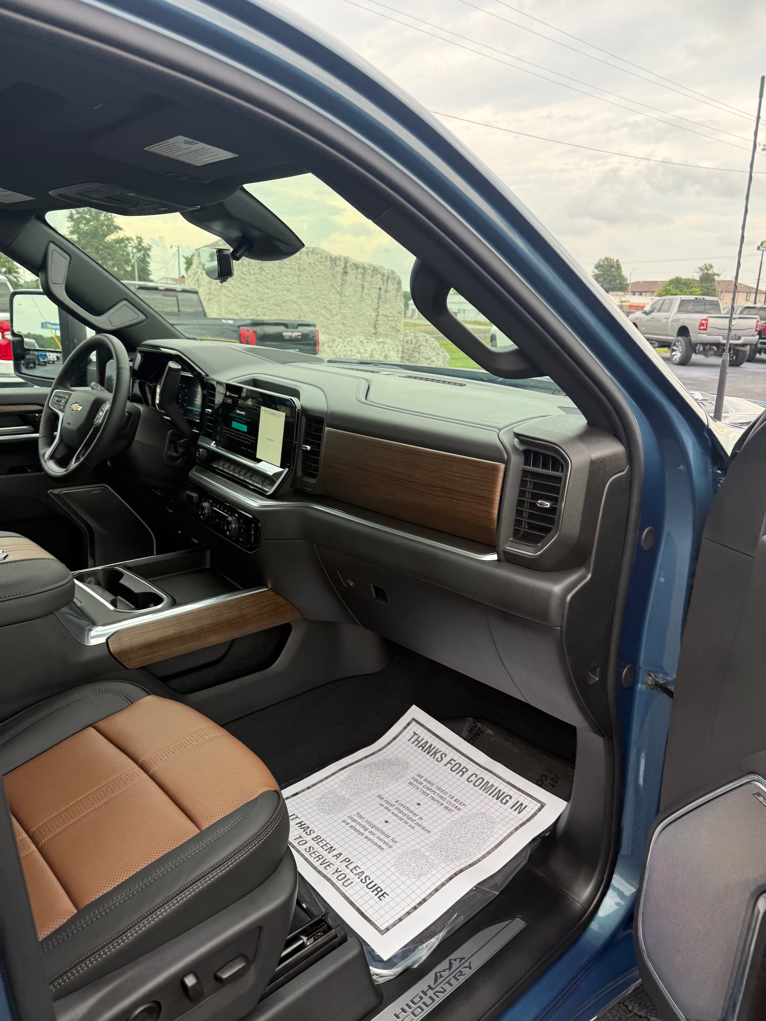 New 2026 Chevrolet Silverado 3500 High Country w/ High Country Premium Package AWD/4WD image 9