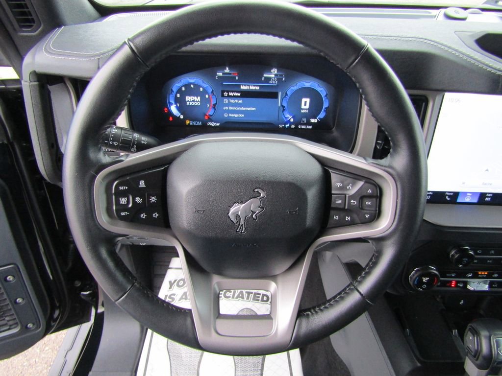 Used 2025 Ford Bronco Outer Banks AWD/4WD image 15
