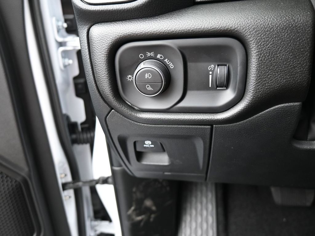 New 2026 RAM 1500 Classic Warlock image 27