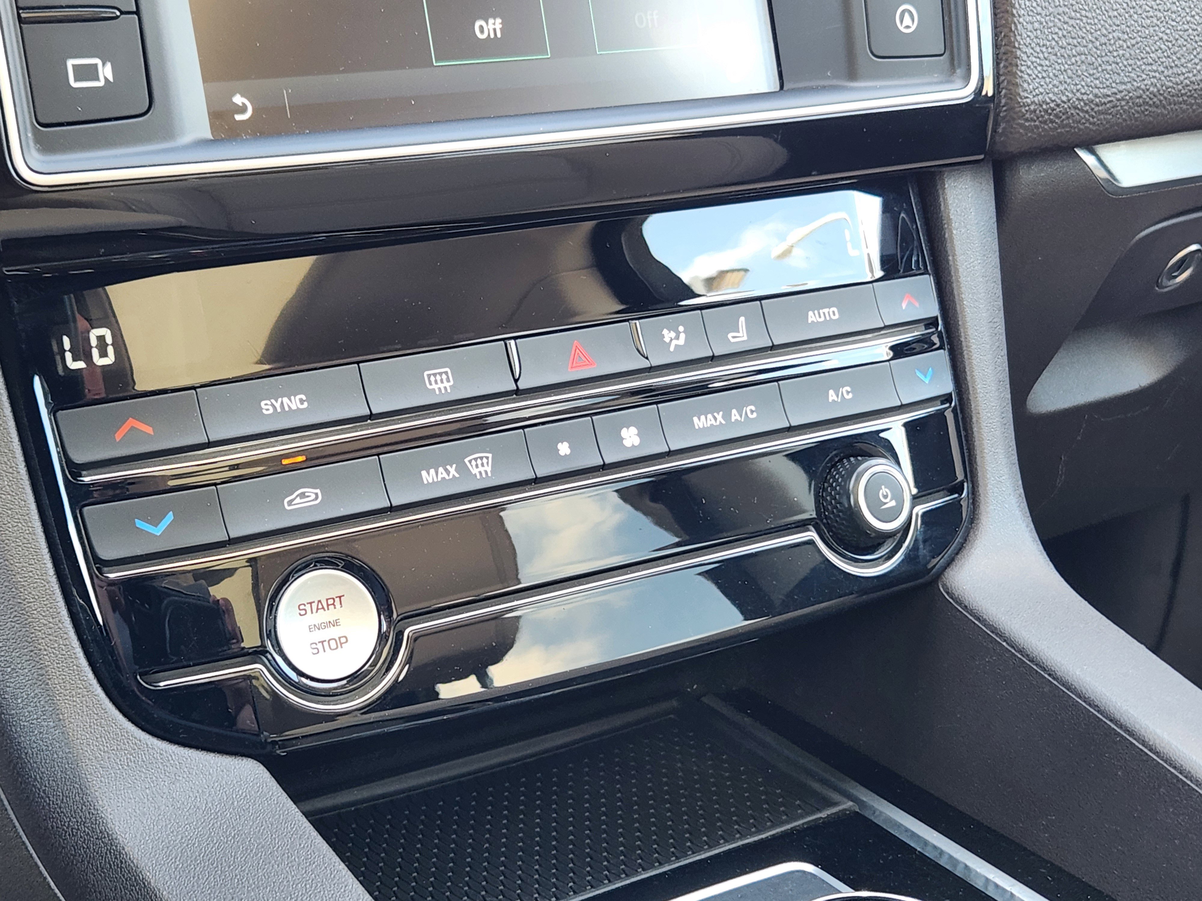 Used 2018 Jaguar F-PACE Prestige AWD/4WD image 14