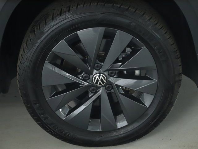 Used 2023 Volkswagen Taos S image 10