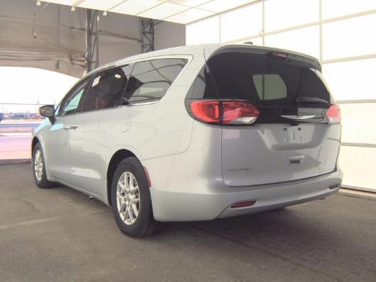 Used 2024 Chrysler Voyager LX FWD image 5