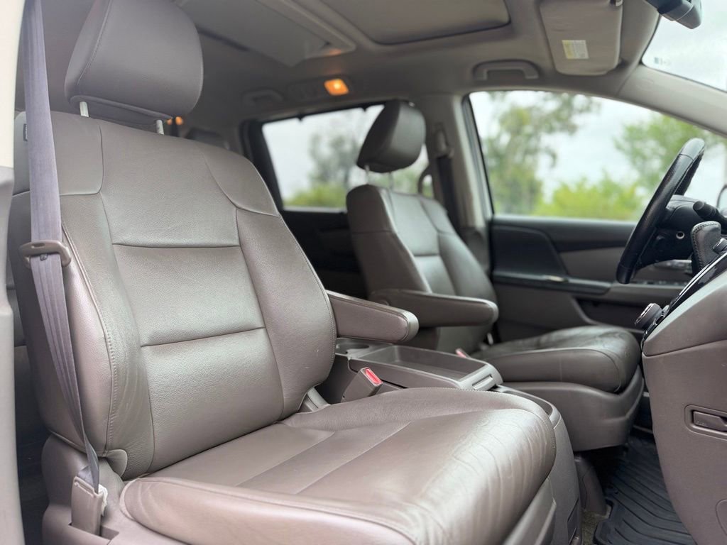 Used 2015 Honda Odyssey Touring Elite image 18