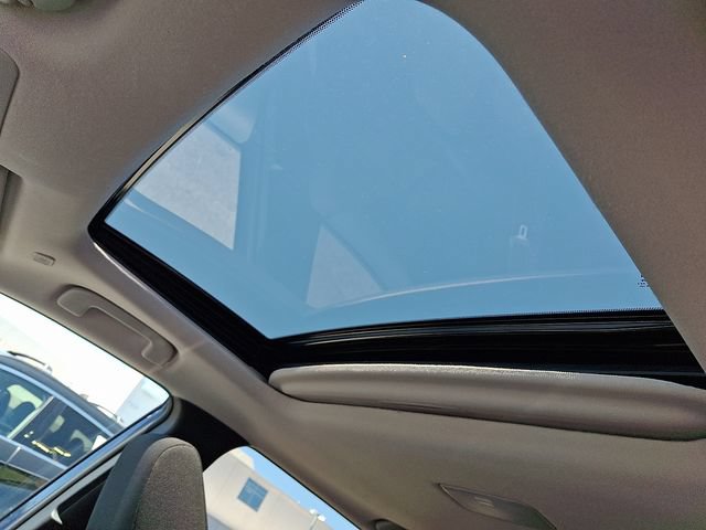 Certified 2023 Toyota Corolla Cross LE w/ Moonroof Package AWD/4WD image 10