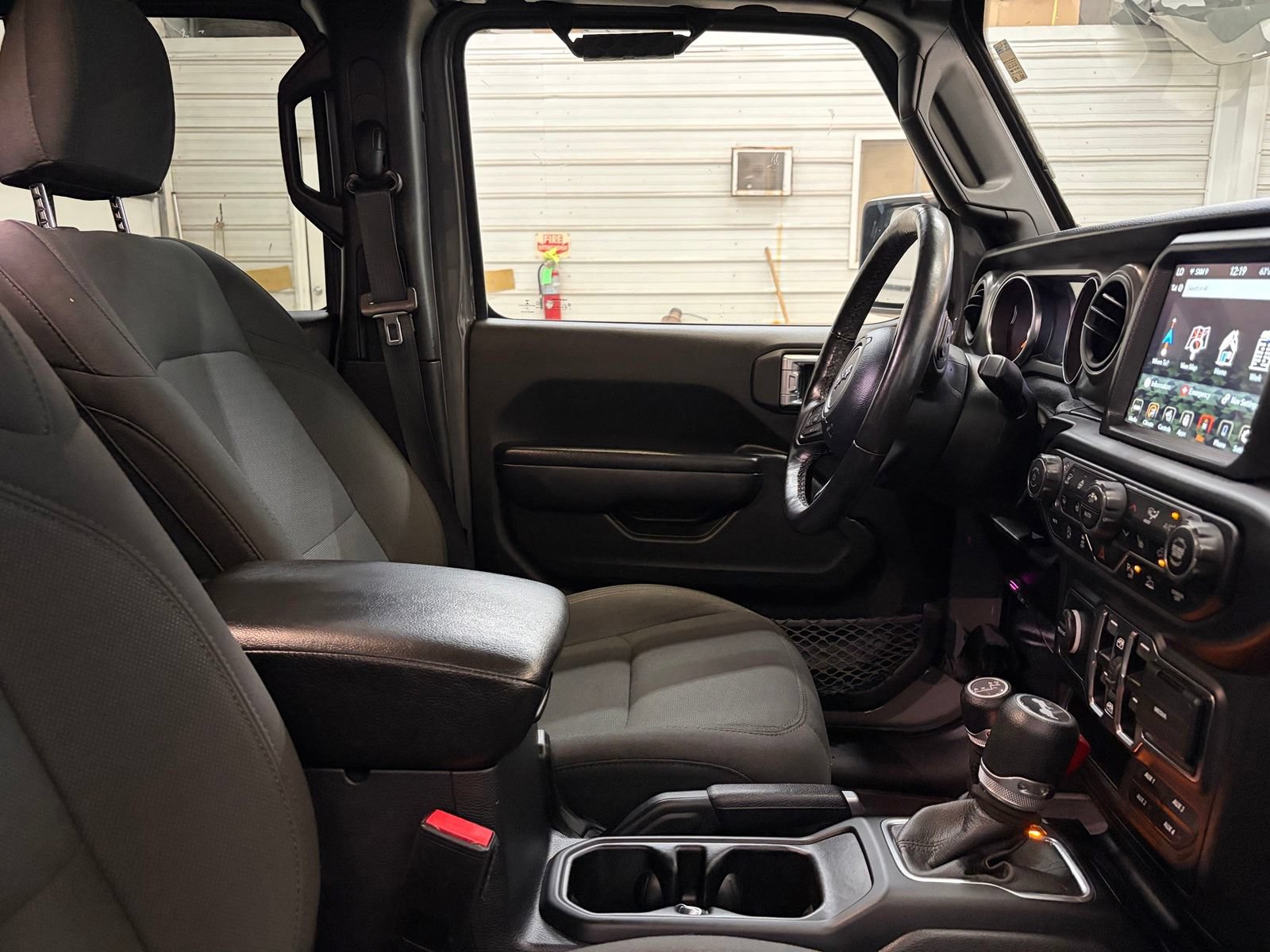 Used 2021 Jeep Wrangler Unlimited Sport AWD/4WD image 27