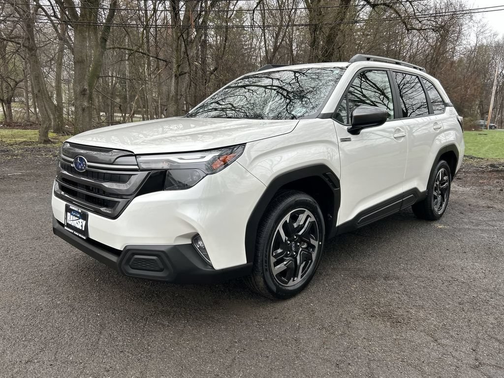 Used 2025 Subaru Forester Premium AWD/4WD image 4