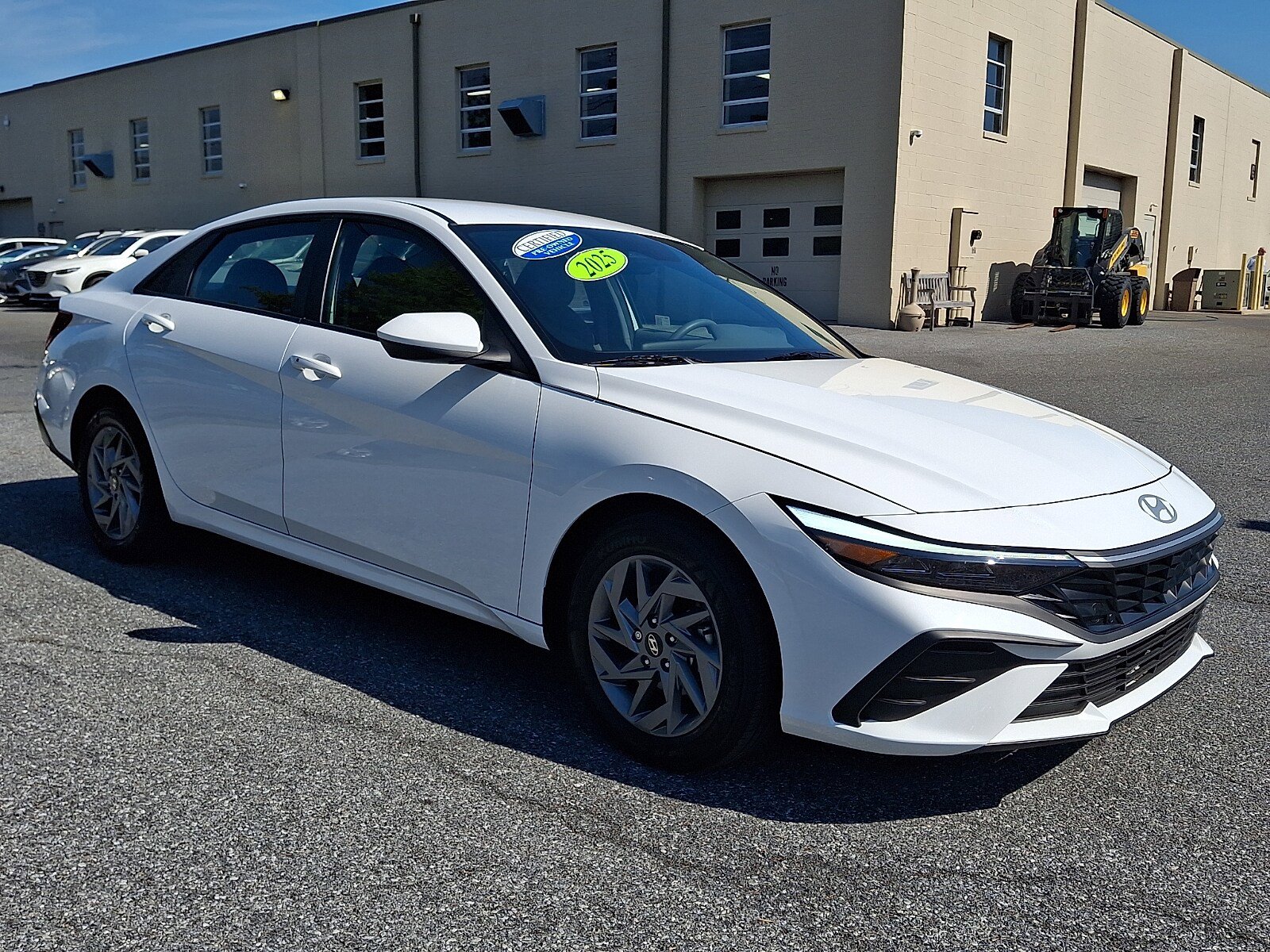 Certified 2025 Hyundai Elantra Hybrid w/ Cargo Package FWD image 3