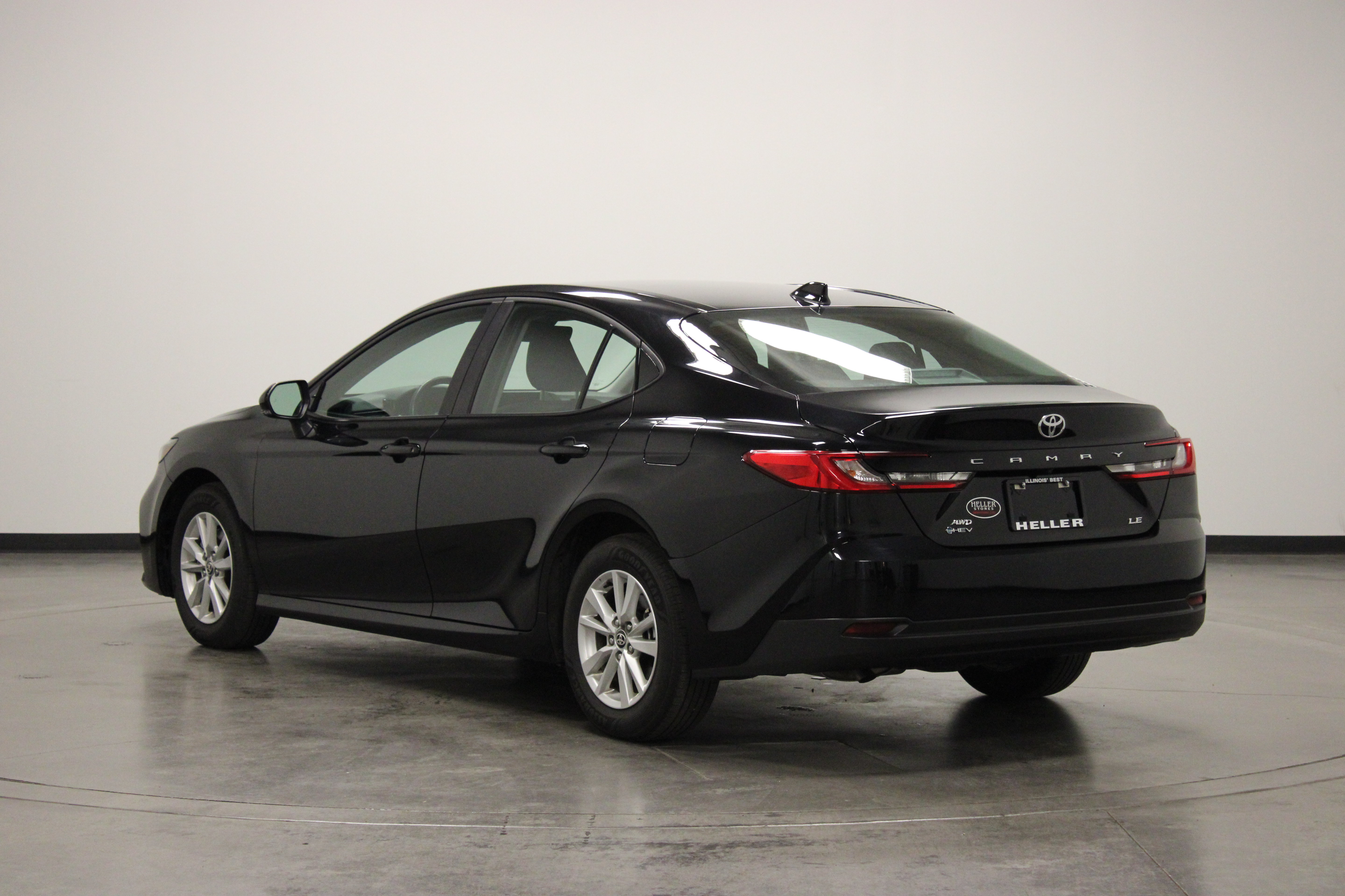 Used 2025 Toyota Camry LE w/ Convenience Package AWD/4WD image 6