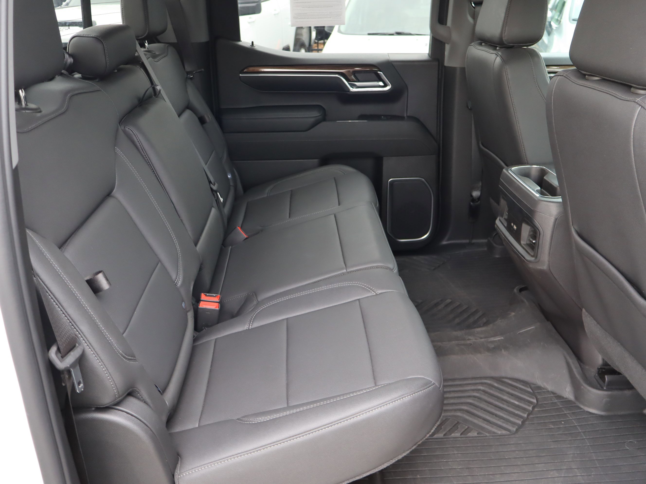 Used 2024 Chevrolet Silverado 1500 LT Trail Boss w/ LT Trail Boss Premium Package AWD/4WD image 34