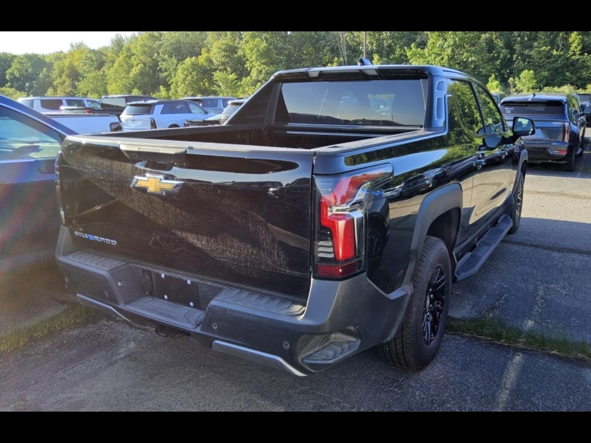 Used 2026 Chevrolet Silverado EV LT AWD/4WD image 18