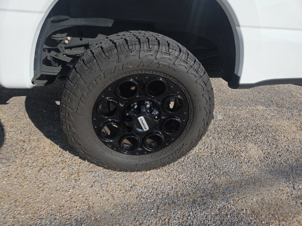Used 2023 Ford F250 XLT w/ Black Appearance Package AWD/4WD image 16