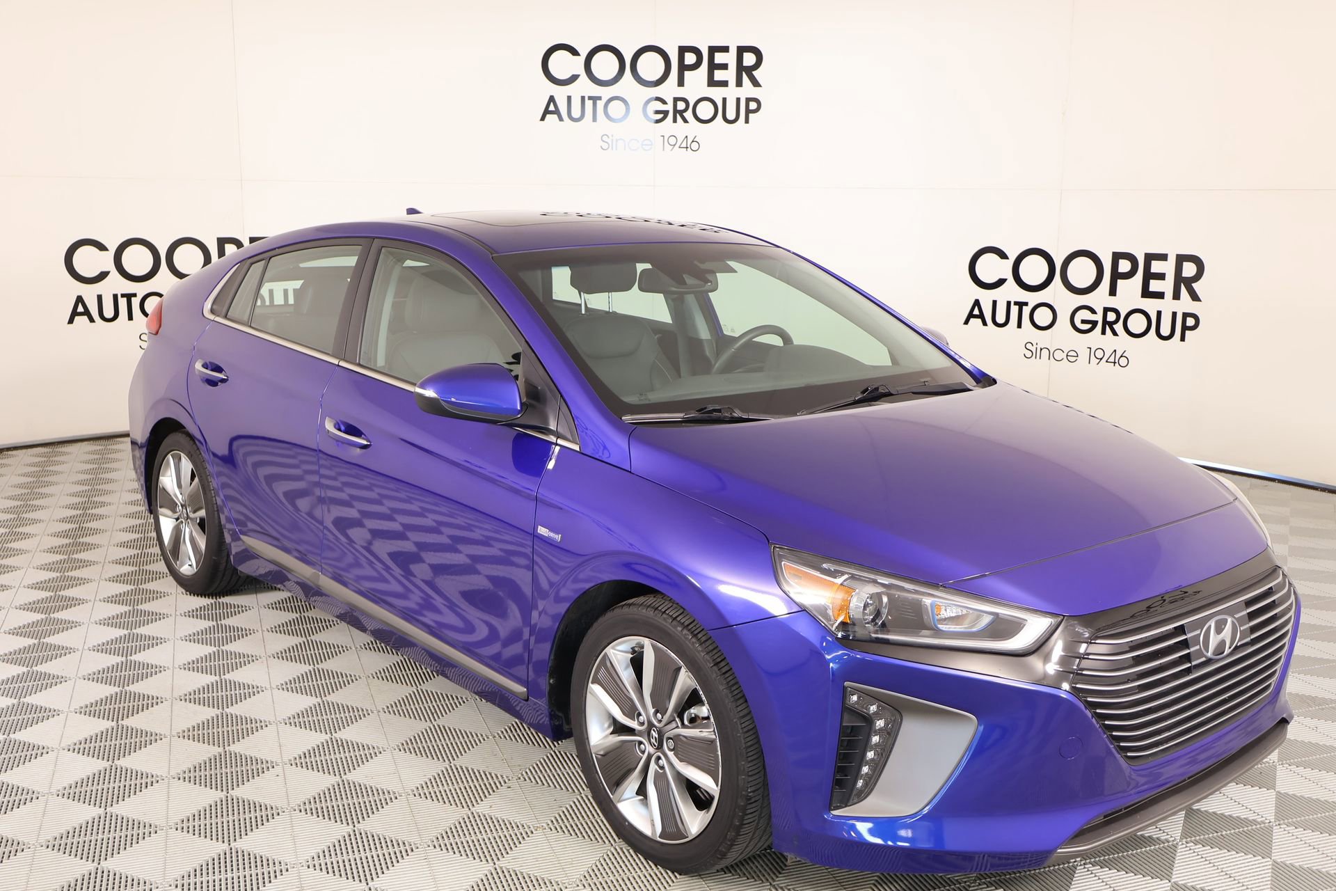 Used 2019 Hyundai Ioniq Limited w/ Ultimate Package 02