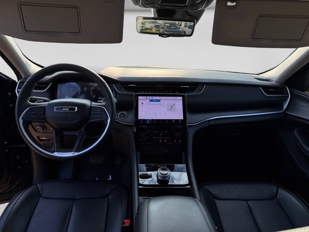 Used 2023 Jeep Grand Cherokee Limited w/ Luxury Tech Group II AWD/4WD image 24