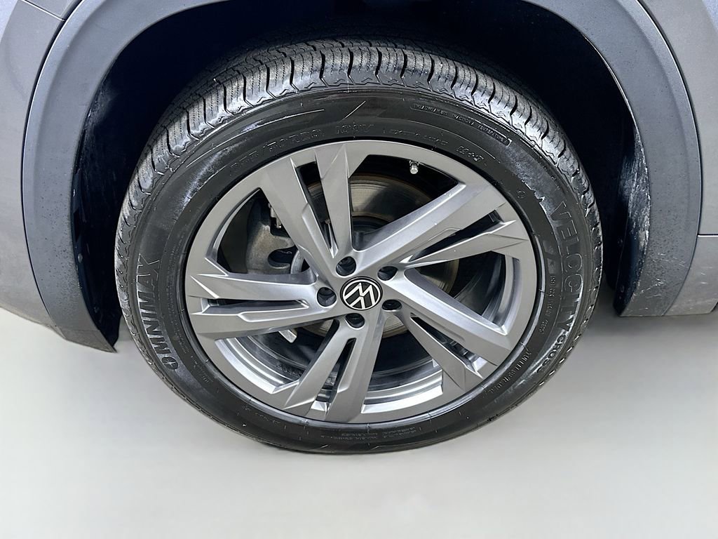Used 2024 Volkswagen Atlas Cross Sport SEL R-Line AWD/4WD image 8