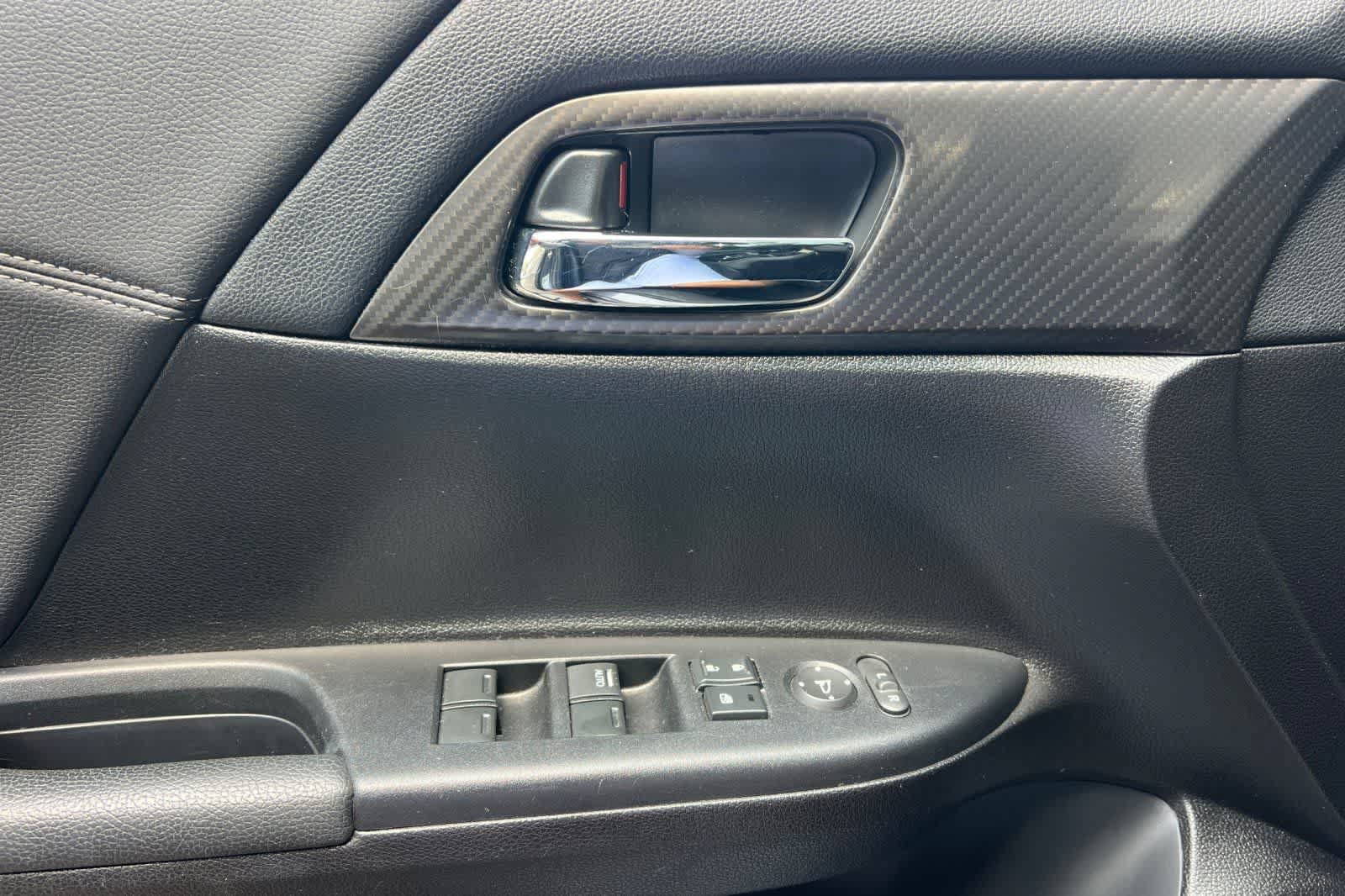 Used 2017 Honda Accord Sport image 15