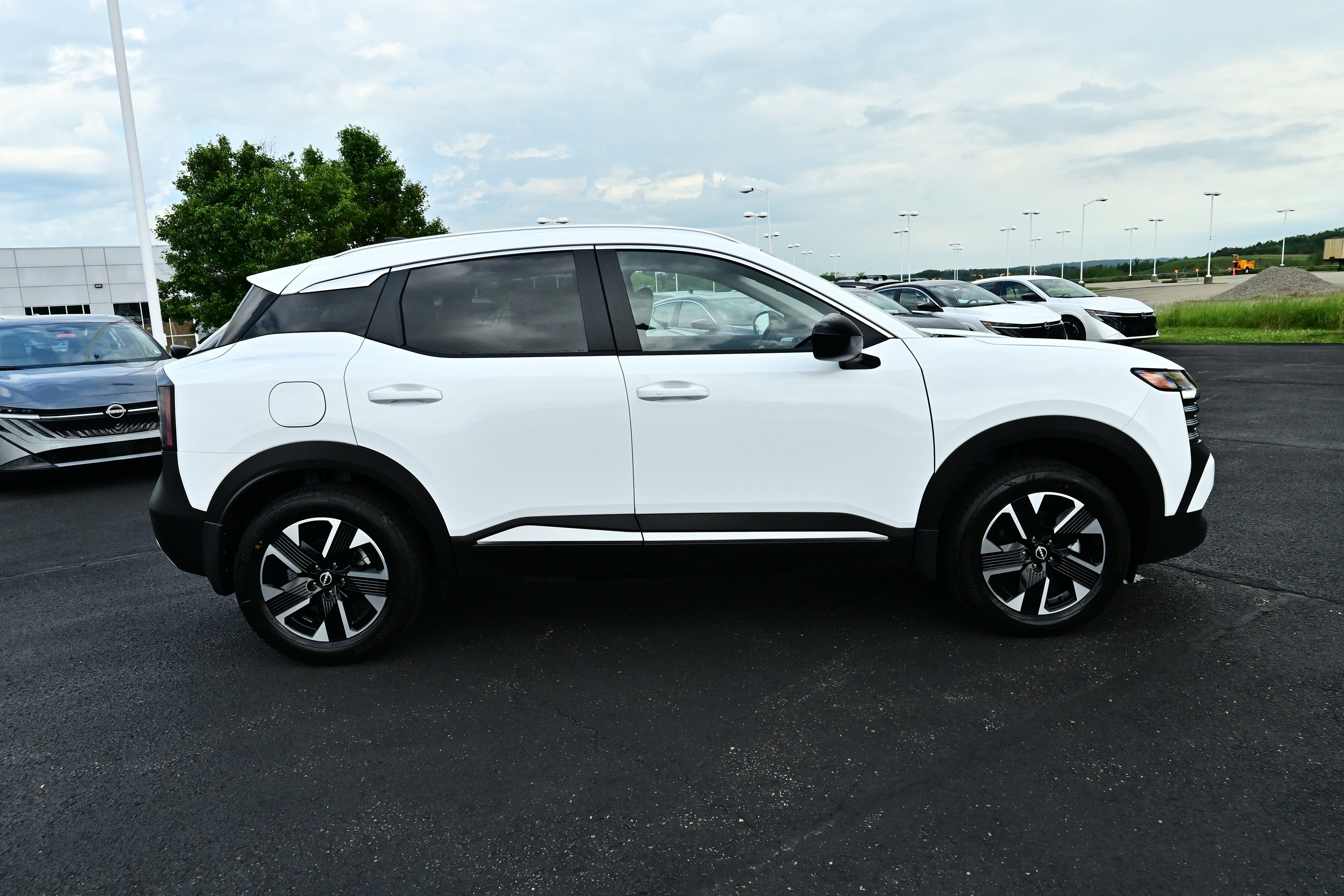New 2026 Nissan Kicks SV w/ SV Premium Package AWD/4WD image 5