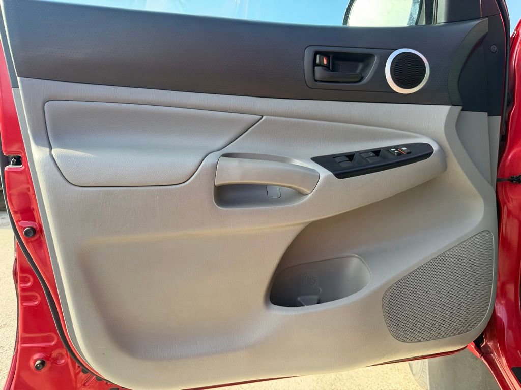 Used 2015 Toyota Tacoma PreRunner w/ SR5 Package RWD image 13