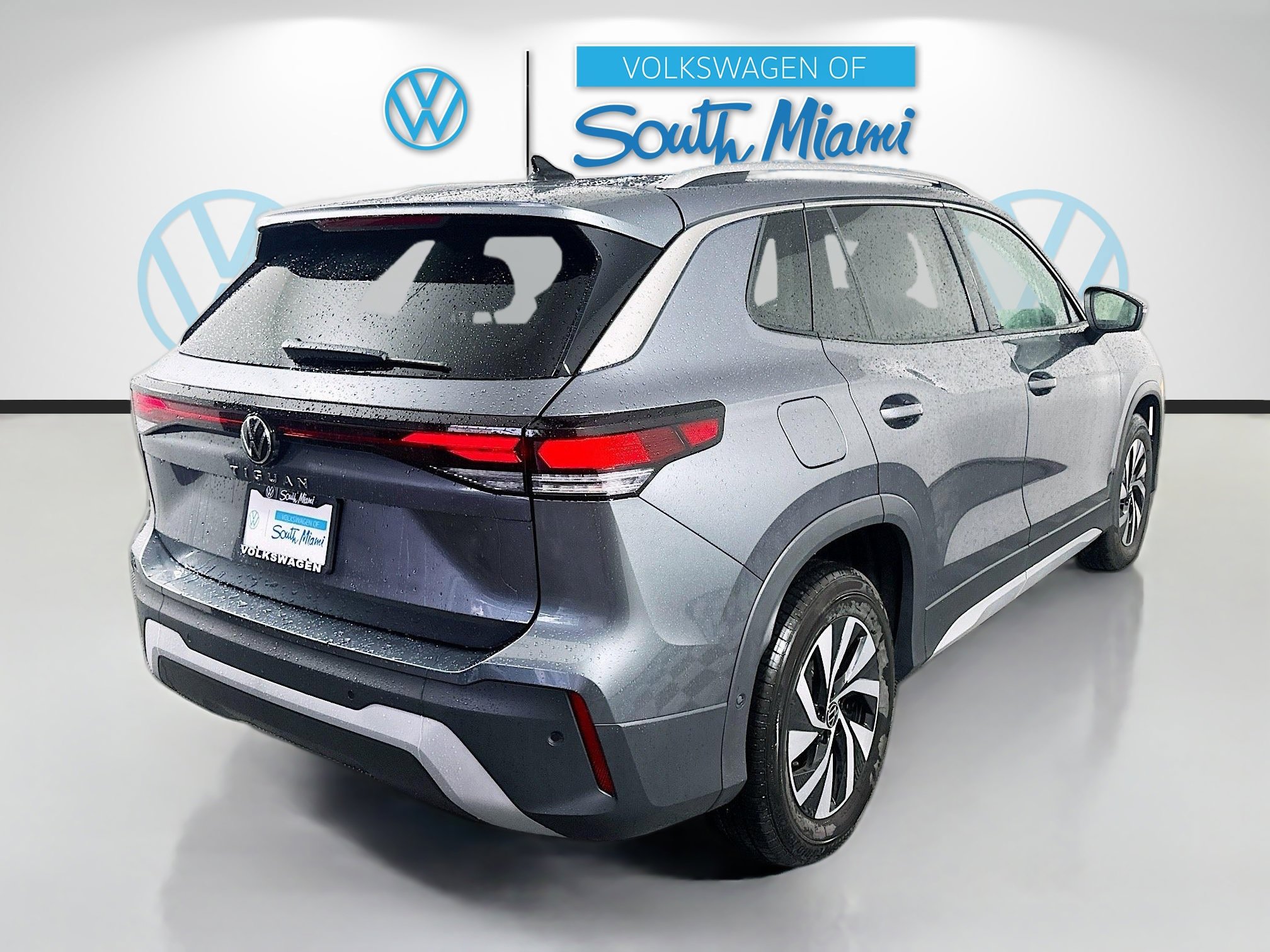 Certified 2025 Volkswagen Tiguan S FWD image 4