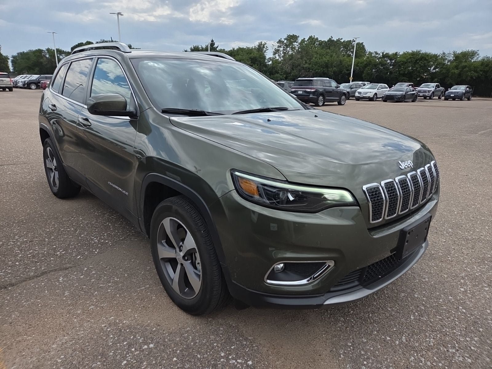 Used 2021 Jeep Cherokee Limited AWD/4WD image 6