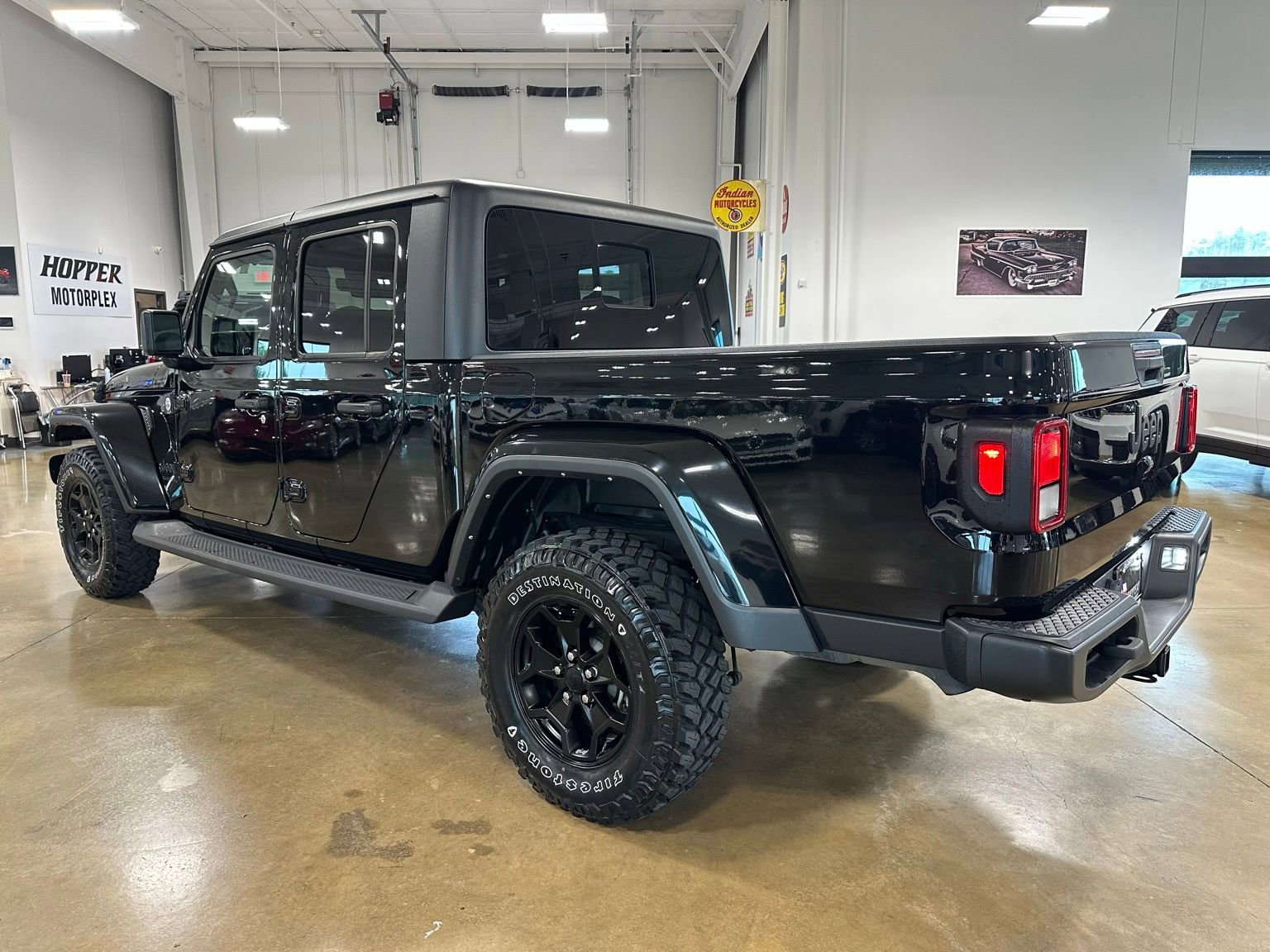 Used 2022 Jeep Gladiator Sport AWD/4WD image 6