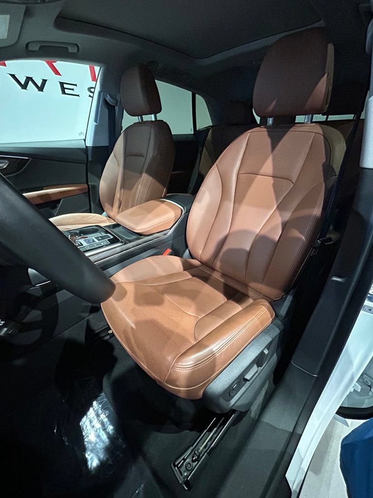 Used 2022 Audi Q8 Premium Plus AWD/4WD image 15