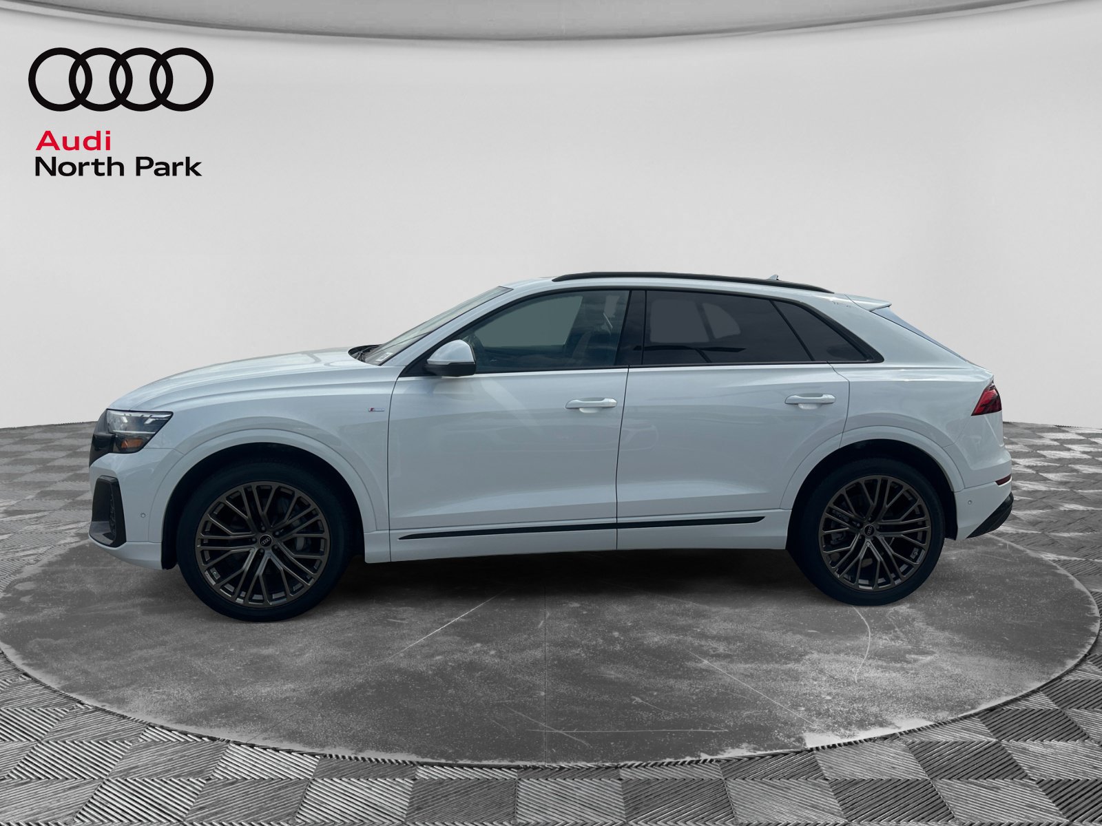 New 2027 Audi Q8 Prestige AWD/4WD image 2