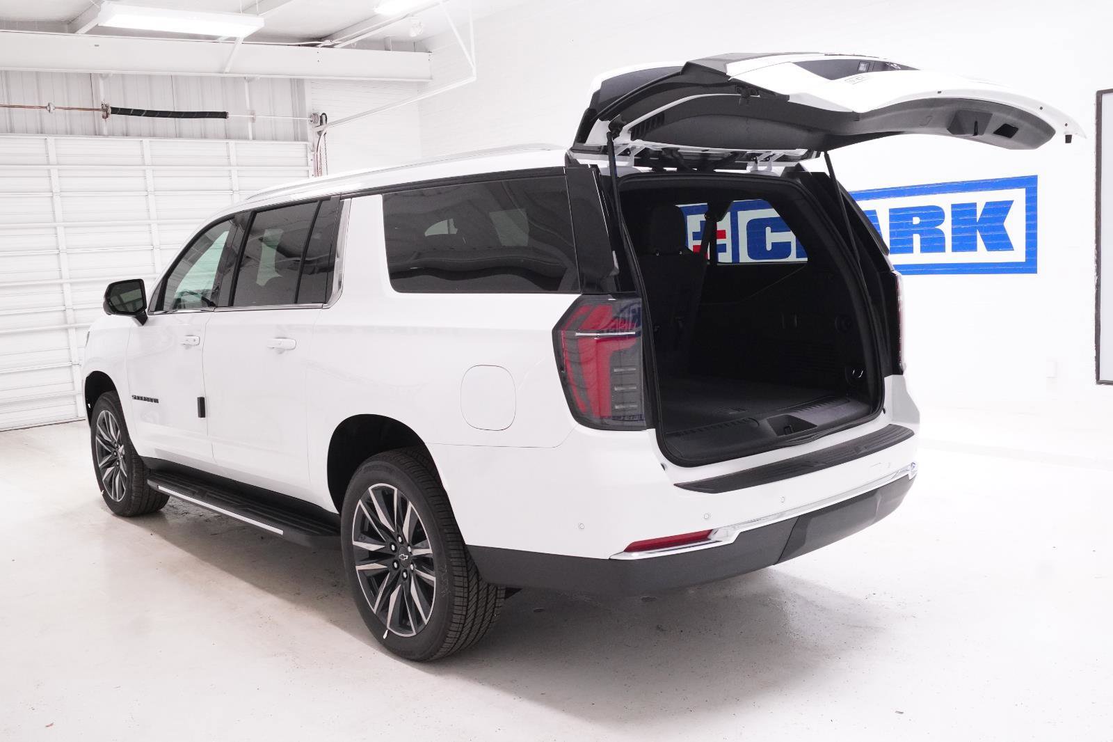 New 2026 Chevrolet Suburban LS w/ LS Custom Edition RWD image 8