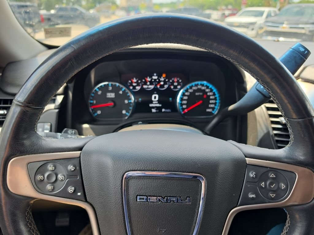 Used 2017 GMC Yukon XL Denali w/ Open Road Package AWD/4WD image 8