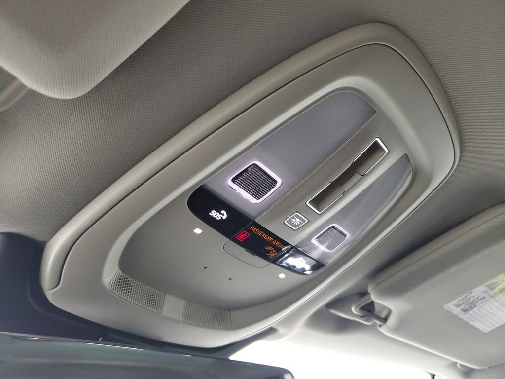 Certified 2025 Volvo XC90 B5 Core AWD/4WD image 37