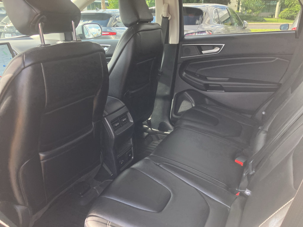 Used 2021 Ford Edge Titanium AWD/4WD image 14