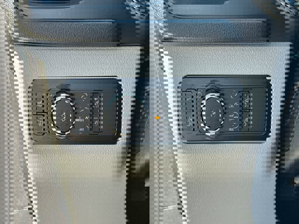 Used 2024 Ford Escape SE image 32