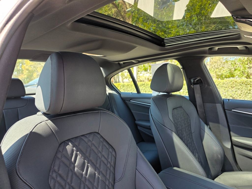 Used 2023 BMW 540i xDrive w/ Convenience Package image 11